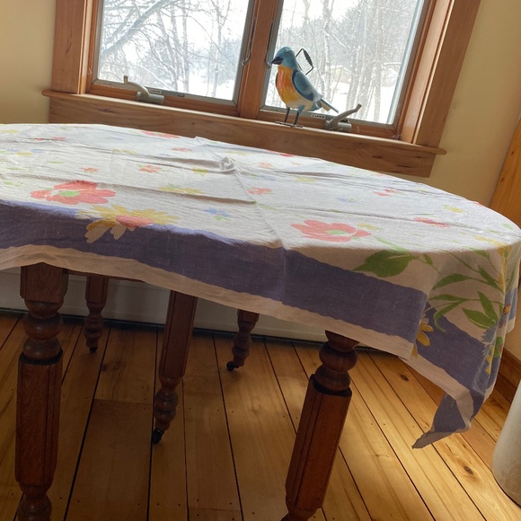 Vintage linen flowered tablecloth 50x64 - Picture 9 of 11